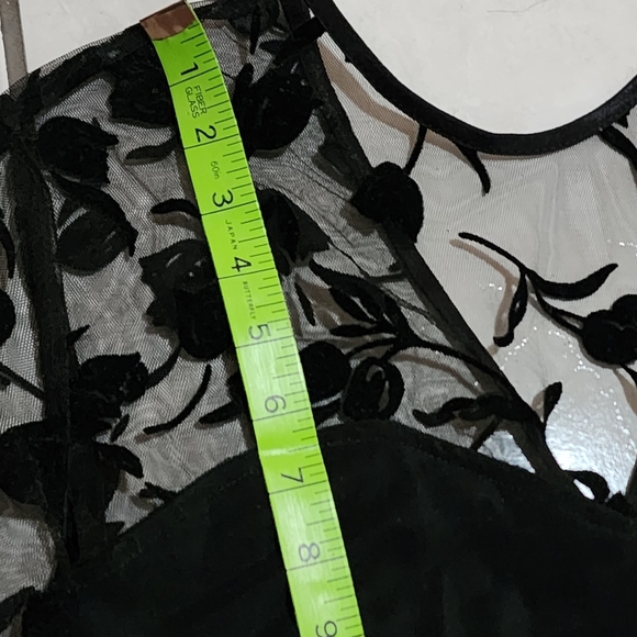 Vintage Gothic Style Black Gown w/Round Collar - Picture 14 of 16